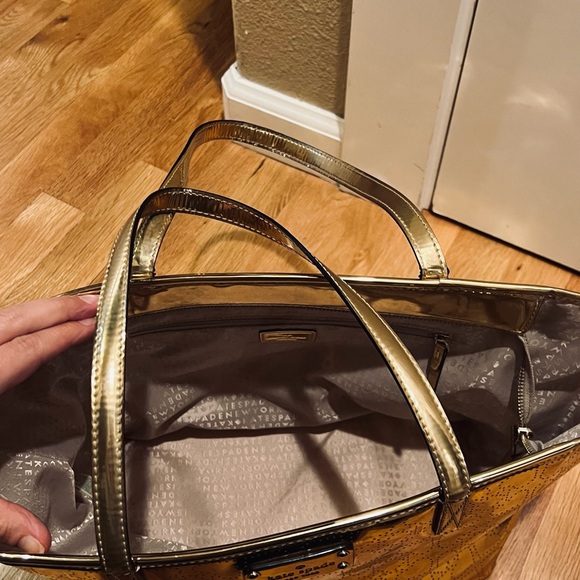 Kate Spade /Gold /Perforated Hearts /Shoulder Tote bag. Dimensions 10/12/6 - Picture 3 of 9